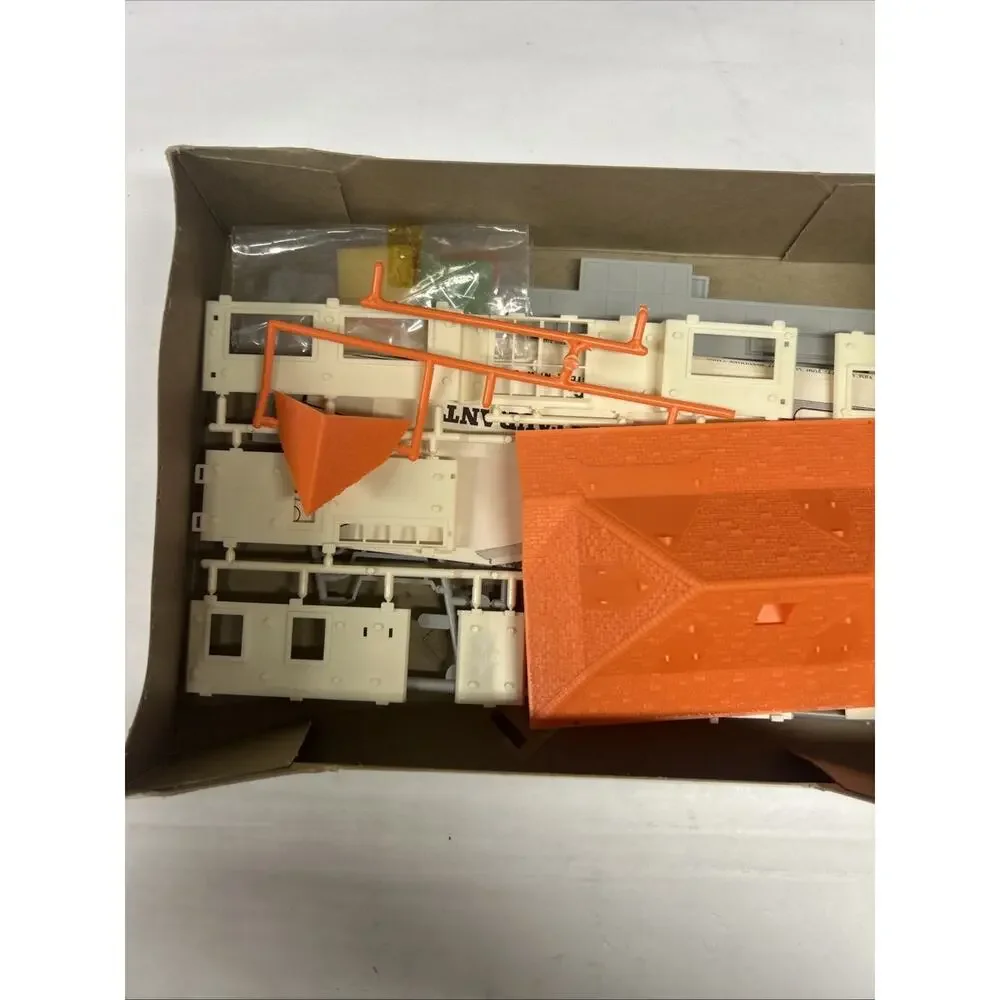 HO Scale Atlas #760 RESTAURANT KIT NEW Railroad Train Model OPEN BOX